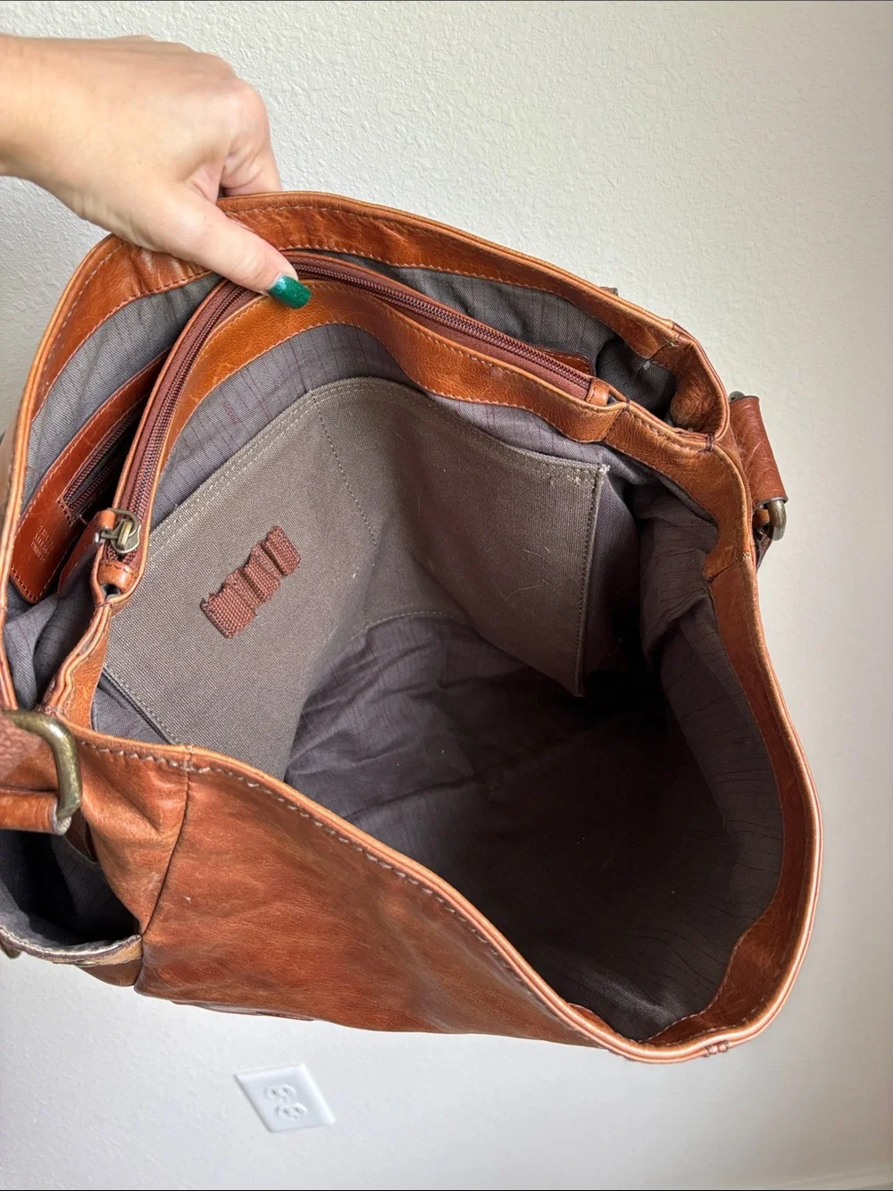 Fossil Vintage Estate Distressed Brown Leather Laptop Messenger Bag